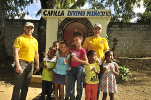 Fudonide entrega Juguetes en Punta Licey, Villa Mella