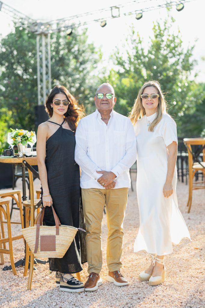 Katia Rey, José Rey Figari y Katia Sánchez de Rey (