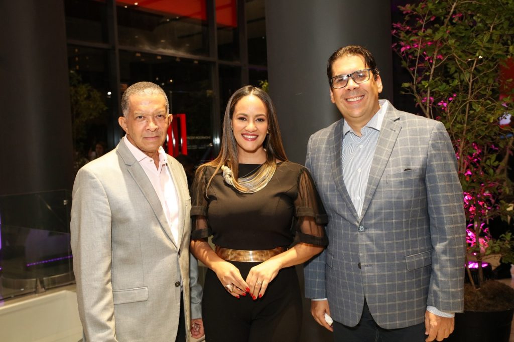 Reyes Guzmán, Wanda Sánchez y José Luis Ravelo.